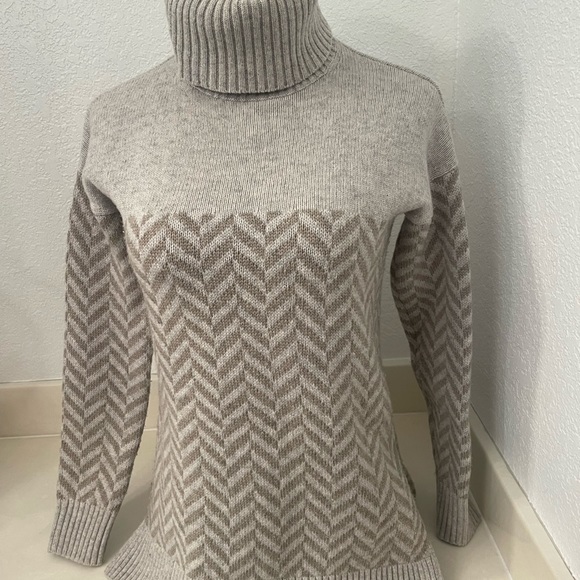 Athleta Cashmere Blend Turtleneck Sweater - Picture 3 of 7